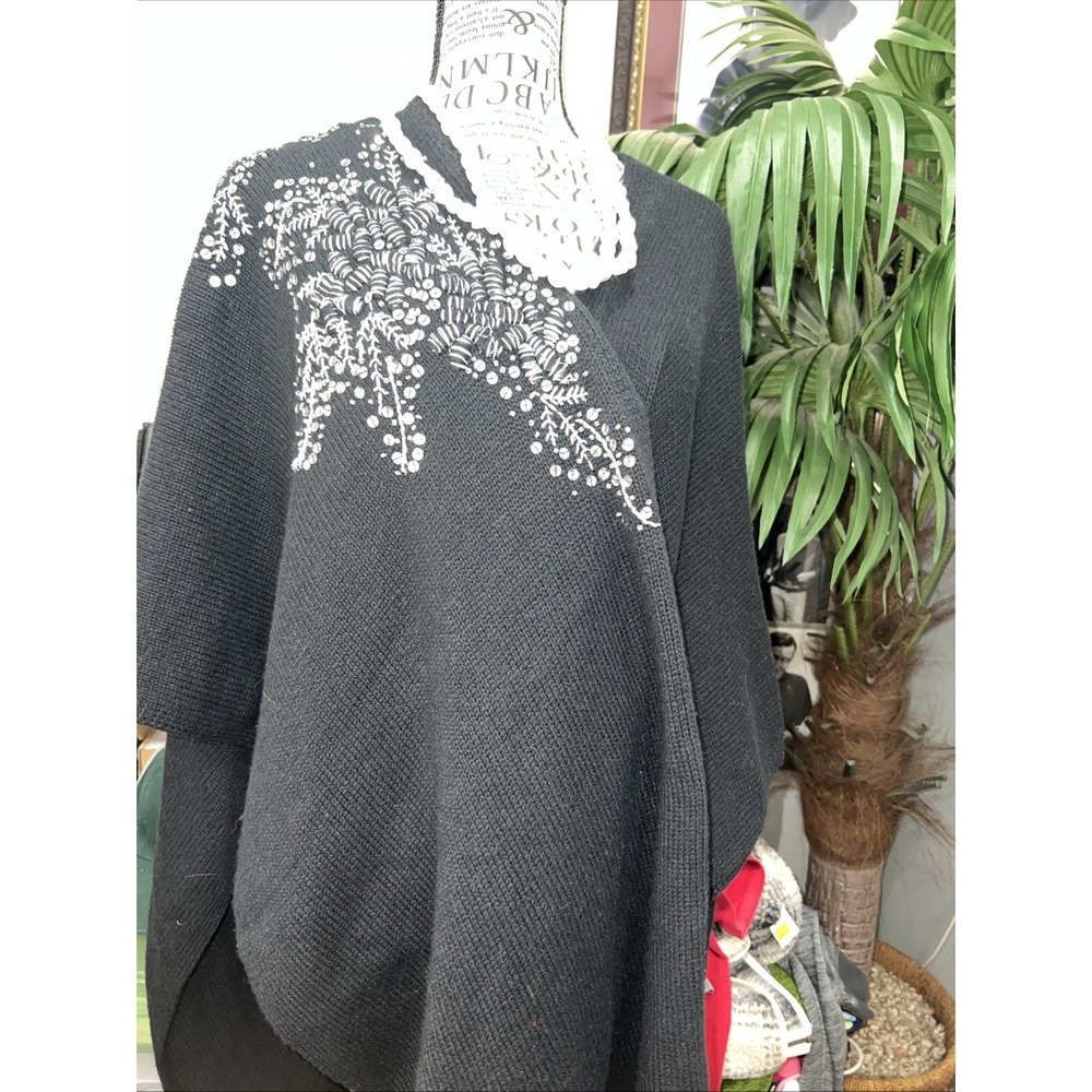 Chicos Onyx Wrap Sweater Sparkle Embroidery One Size Holiday New Years Hang